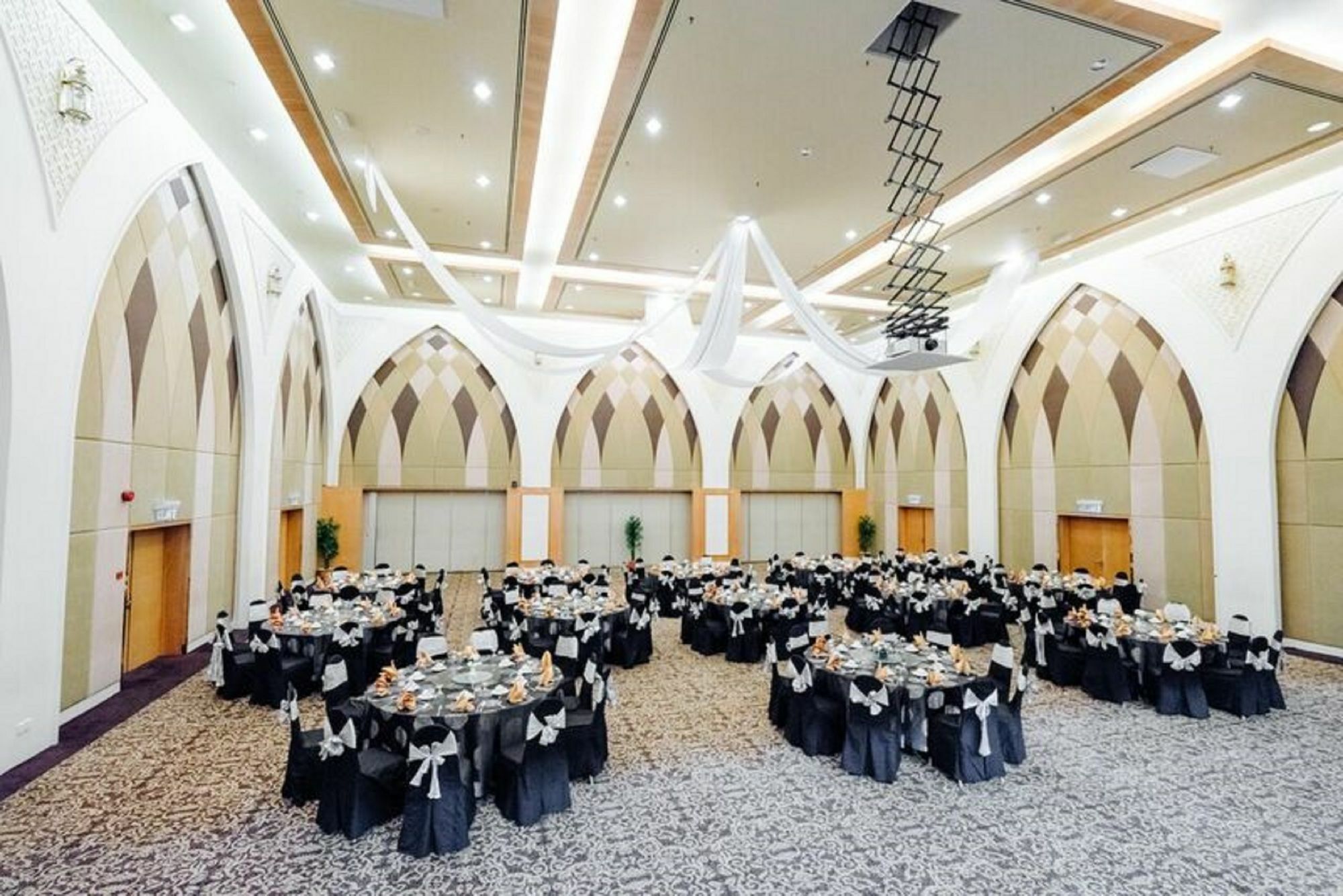 Raia Hotel קוטה קינבלו מראה חיצוני תמונה